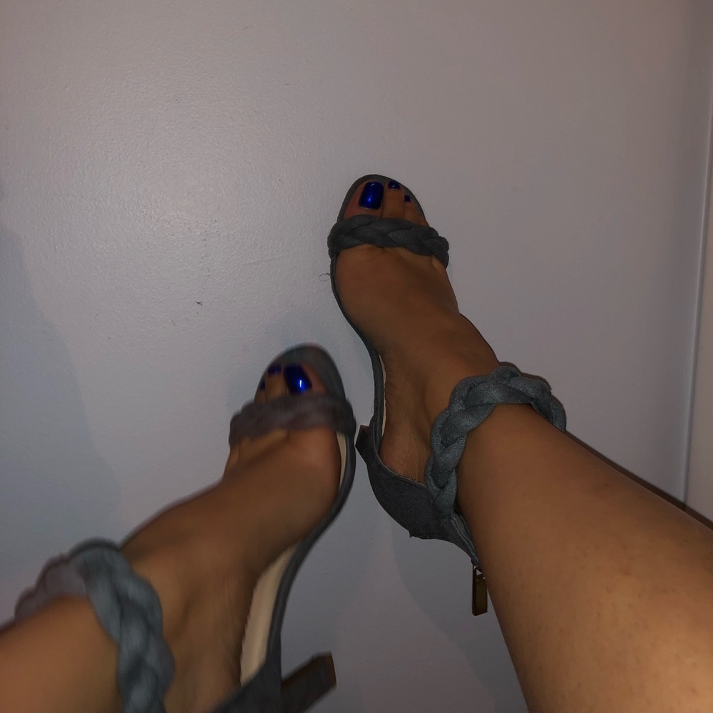 Steel blue heel